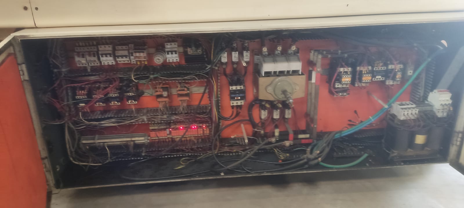 Injetora Sandretto Otto 360